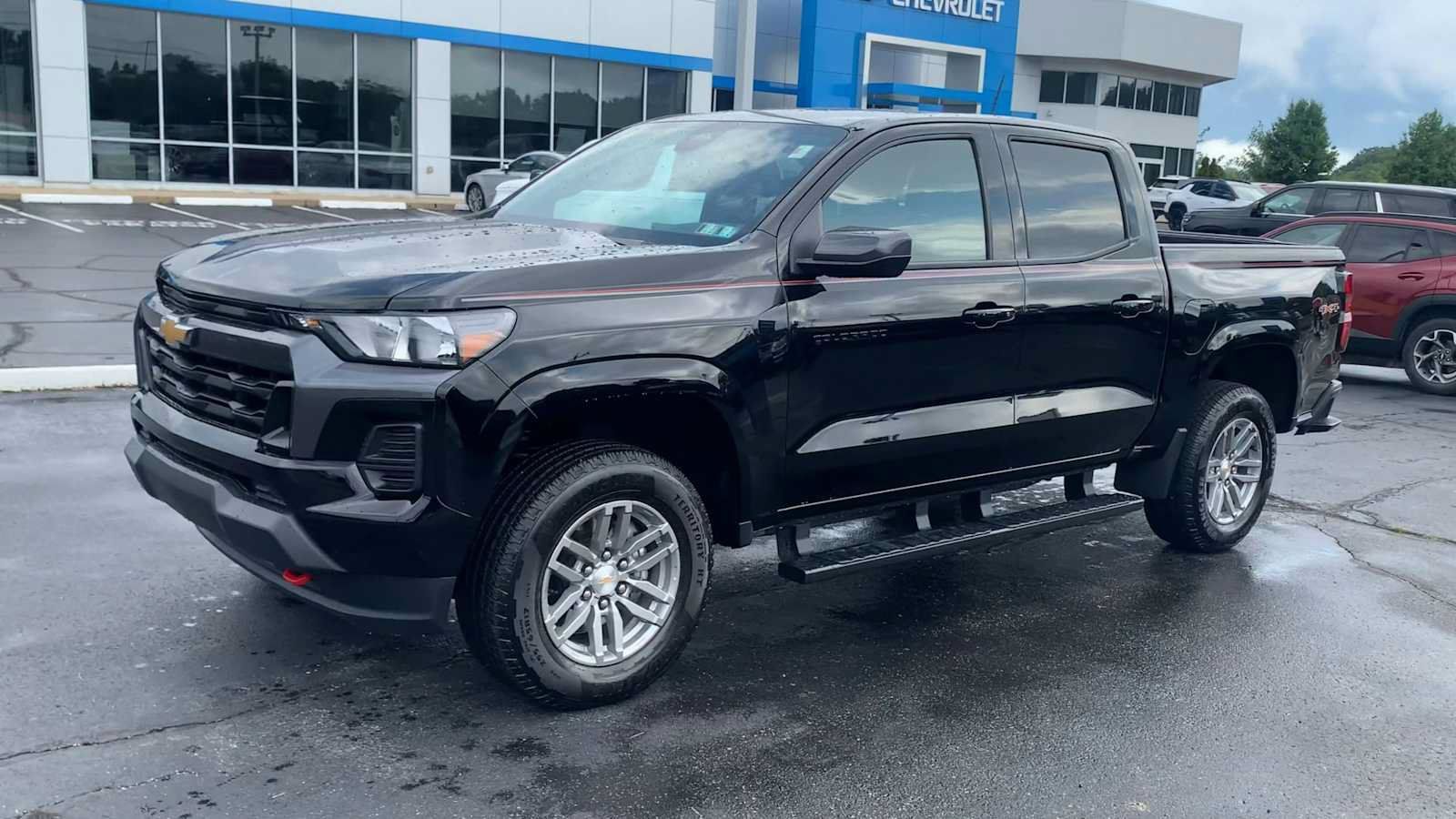 Used 2026 Chevrolet Colorado LT AWD/4WD image 4