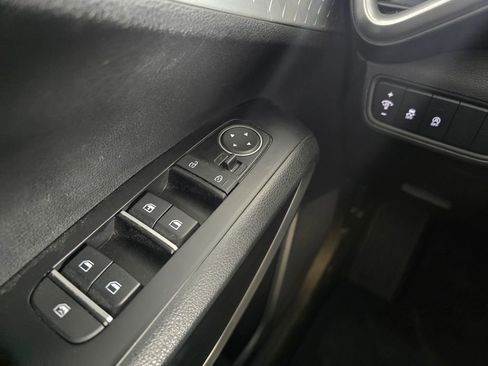 Used 2025 Kia Soul LX FWD image 14