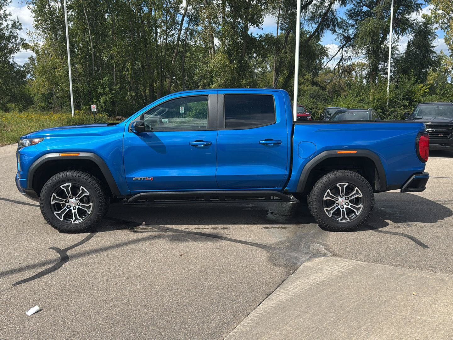 Used 2023 GMC Canyon AT4 w/ AT4 Premium Package AWD/4WD image 2