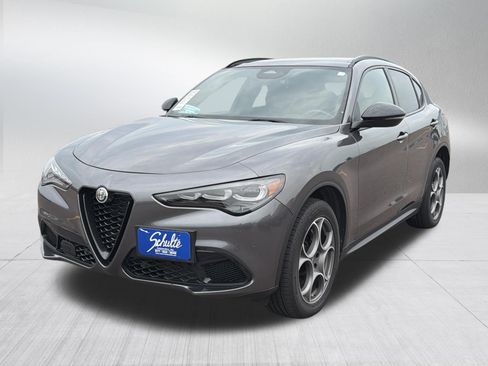 Used 2025 Alfa Romeo Stelvio Sprint w/ Convenience Package AWD/4WD image 3
