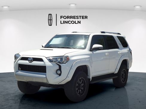 Used 2018 Toyota 4Runner TRD Off-Road Premium AWD/4WD image 7