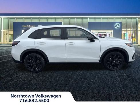 Used 2023 Honda HR-V Sport image 2