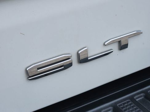Used 2022 GMC Sierra 1500 SLT w/ Max Trailering Package RWD image 8