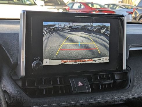 Used 2025 Toyota RAV4 XLE image 19