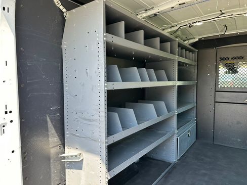 Used 2018 Ford Transit 250 130 Medium Roof RWD image 27
