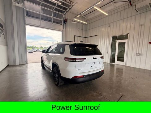 Used 2024 Jeep Grand Cherokee L Altitude AWD/4WD image 5