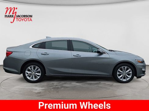 Used 2025 Chevrolet Malibu LT FWD image 7