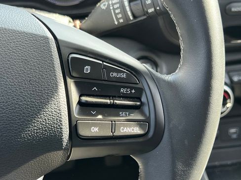 Used 2021 Hyundai Venue SEL w/ Premium Package image 27