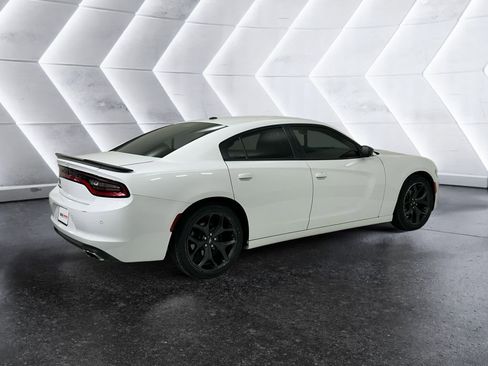Used 2020 Dodge Charger SXT w/ Blacktop Package image 4