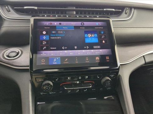 Used 2022 Jeep Grand Cherokee L Limited w/ Luxury Tech Group II image 13