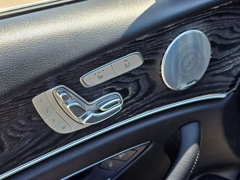 Used 2018 Mercedes-Benz E 300 image 19
