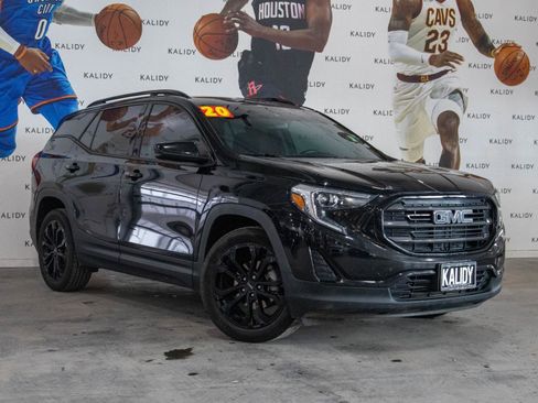 Used 2020 GMC Terrain SLE w/ Driver Convenience Package image 2