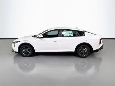 New 2025 Kia K4 LXS image 4