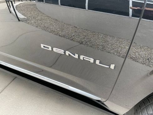 Used 2022 GMC Yukon XL Denali AWD/4WD image 22