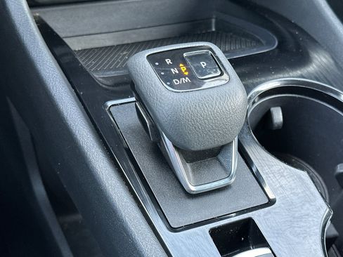 Used 2024 Nissan Rogue SV image 24