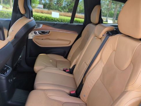 Used 2017 Volvo XC90 T8 Inscription w/ Vision Package image 14