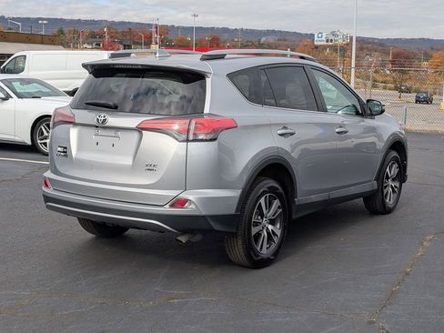 Used 2018 Toyota RAV4 XLE image 6