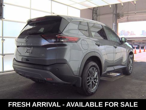 Used 2023 Nissan Rogue S image 6