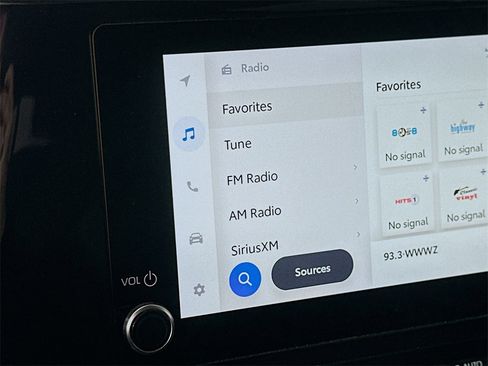 Used 2024 Toyota Highlander LE image 27