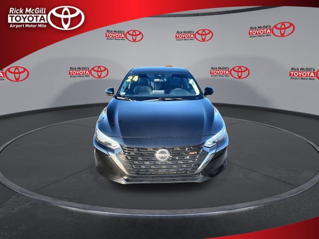 Used 2024 Nissan Sentra SR w/ SR Premium Package FWD image 3