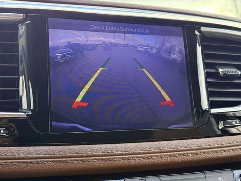 Used 2017 Chrysler Pacifica Limited FWD image 23