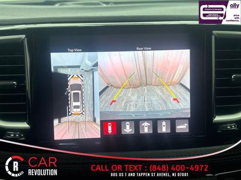 Used 2021 Chrysler Pacifica Touring-L image 26