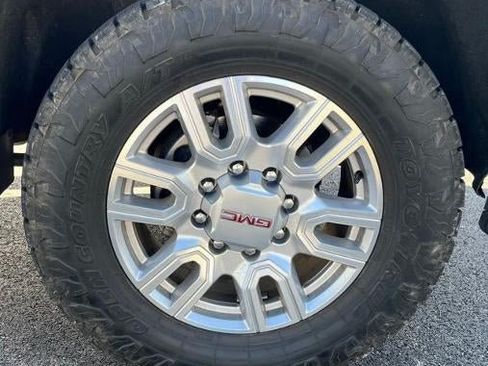Used 2023 GMC Sierra 2500 SLT w/ SLT Premium Package AWD/4WD image 12