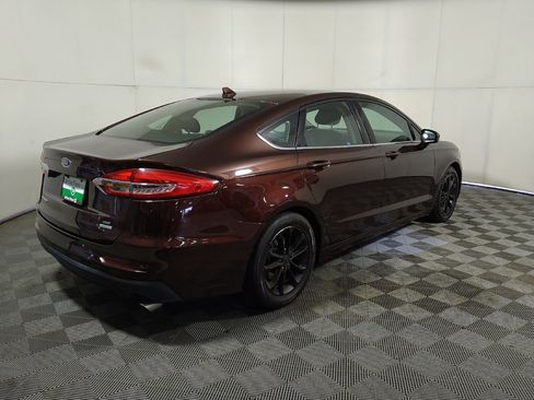 Used 2019 Ford Fusion SE FWD image 9