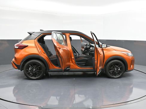 Used 2023 Nissan Kicks SR image 36