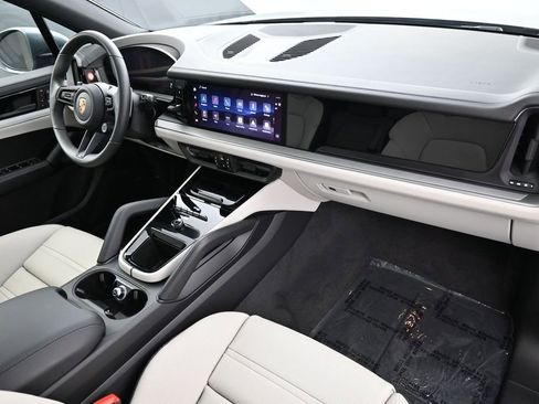 Certified 2026 Porsche Cayenne S AWD/4WD image 30