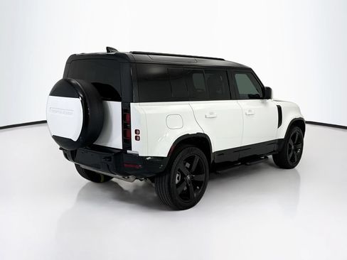 Used 2025 Land Rover Defender 110 X-Dynamic SE AWD/4WD image 5