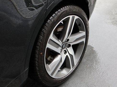 New 2025 Land Rover Discovery Metropolitan Edition image 83