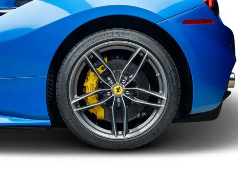 Used 2018 Ferrari 488 Spider RWD image 25