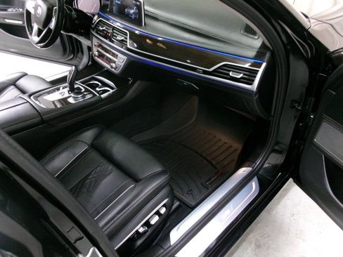 Used 2016 BMW 750i xDrive AWD/4WD image 28