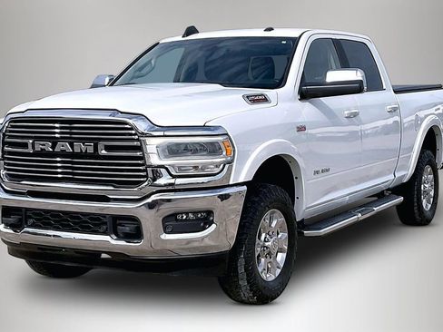 Used 2022 RAM 2500 Laramie AWD/4WD image 2