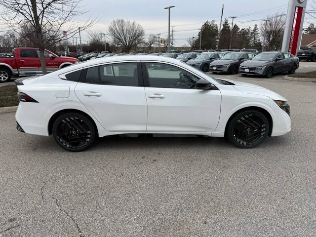 New 2026 Nissan Sentra SR w/ Floor Mat Package FWD image 4