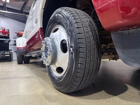 Used 2014 Ford F350 King Ranch w/ King Ranch w/Chrome Package image 42