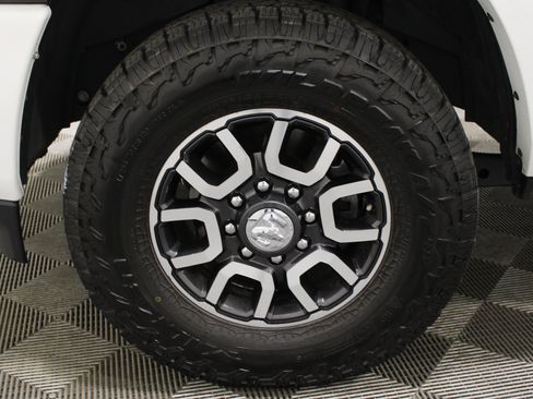 Used 2024 RAM 2500 Limited AWD/4WD image 38