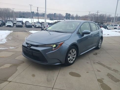 Used 2024 Toyota Corolla LE image 3