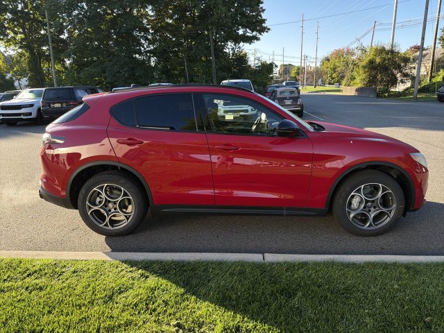New 2026 Alfa Romeo Stelvio Sprint w/ Convenience Package AWD/4WD image 9