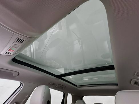 New 2026 Volkswagen Taos SE AWD/4WD image 17