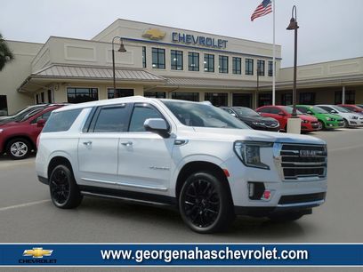 Used 2022 GMC Yukon XL SLT w/ SLT Premium Package