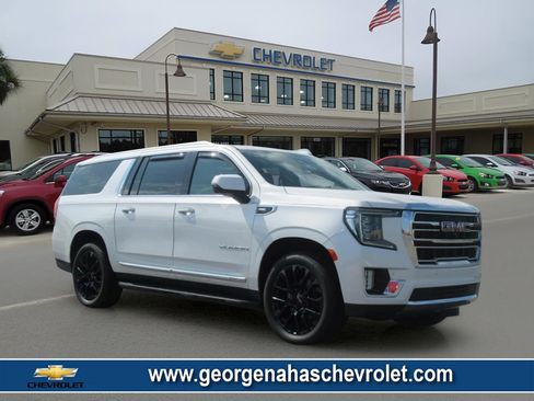 Used 2022 GMC Yukon XL SLT w/ SLT Premium Package AWD/4WD image 1