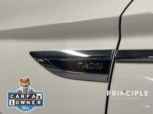 Certified 2022 Volkswagen Taos SE w/ Panoramic Sunroof Package image 7