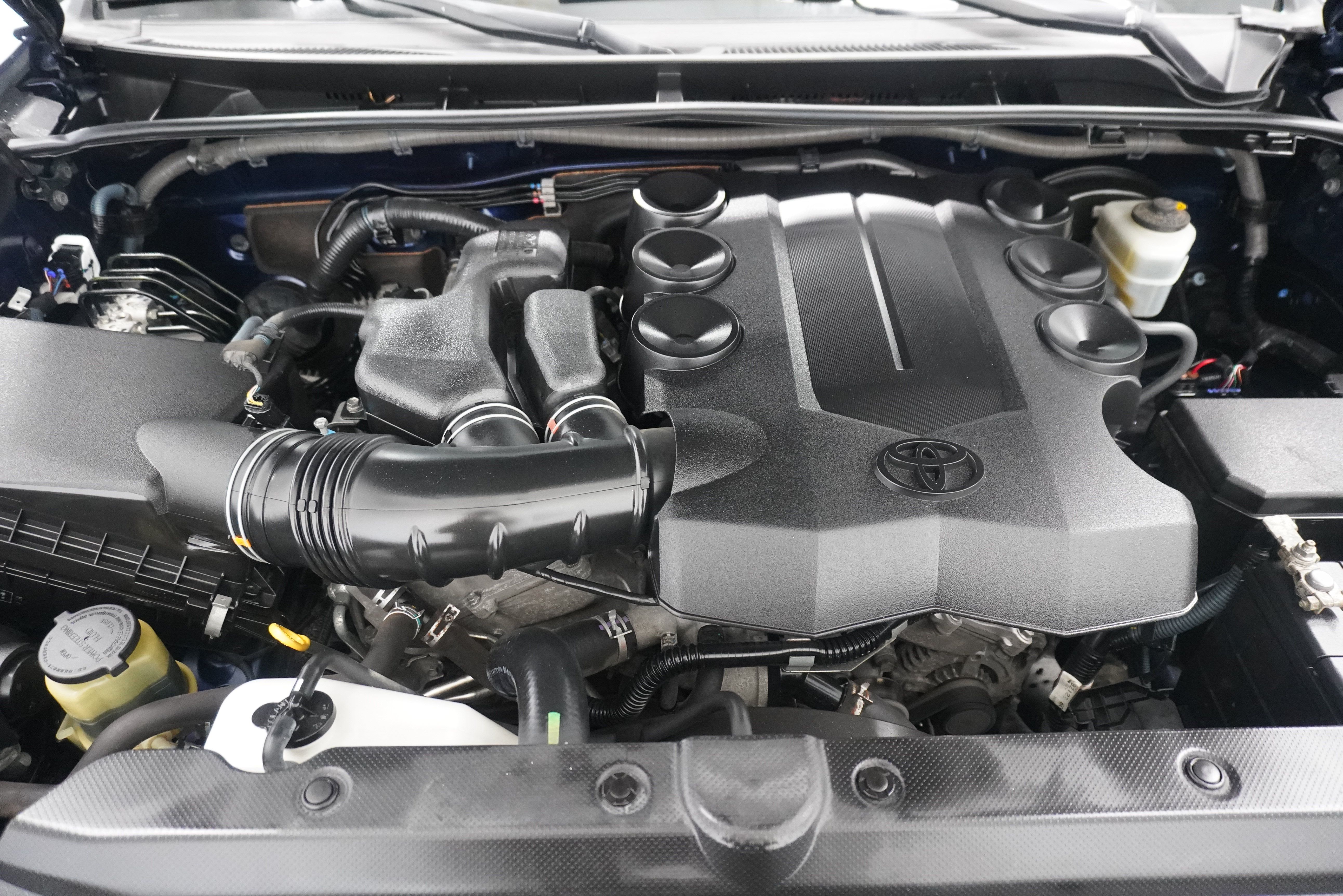 Used 2016 Toyota 4Runner SR5 RWD image 25