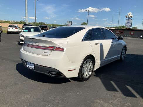 Used 2016 Lincoln MKZ FWD image 6