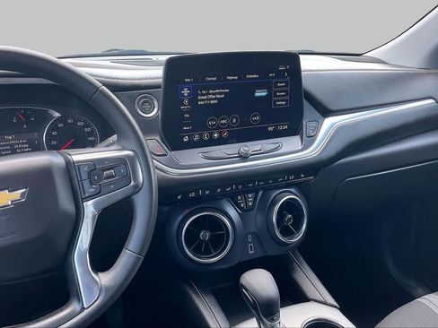 Certified 2025 Chevrolet Blazer LT FWD image 7