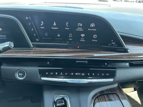 Used 2021 Cadillac Escalade ESV Premium Luxury w/ Performance Package image 13