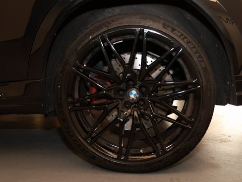 Used 2025 BMW X6 M Competition w/ Executive Package image 24