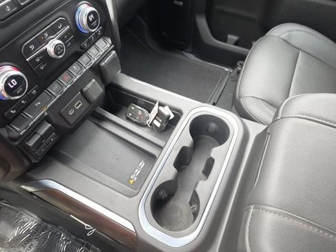 Used 2023 GMC Sierra 2500 SLT w/ SLT Premium Package AWD/4WD image 19